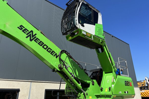 8 Sennebogen 821