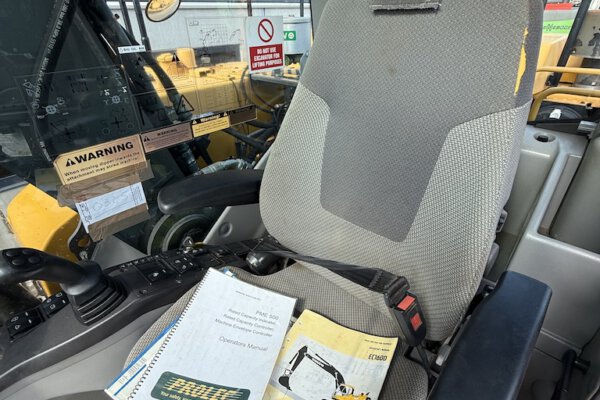 8 Volvo EC160DL