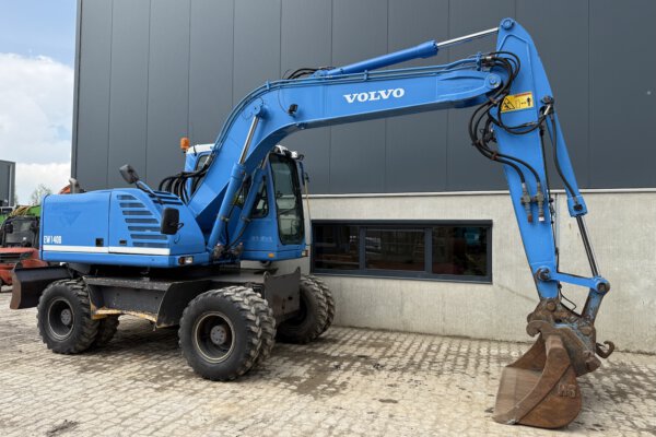 8 Volvo EW140B