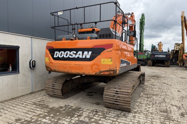 9 Doosan DX225LC-5
