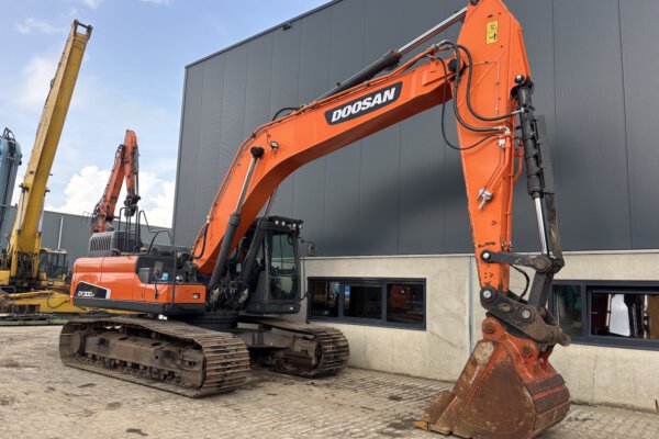 9 Doosan DX300LC-5