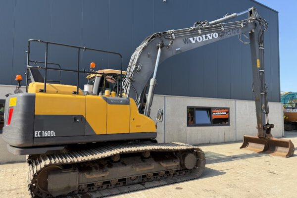 9 Volvo EC160DL
