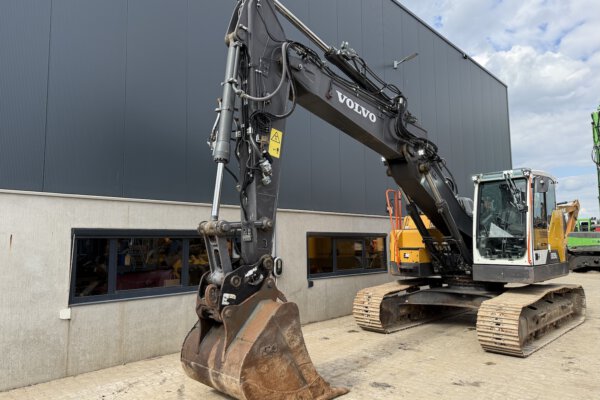 9.2 Volvo ECR235EL