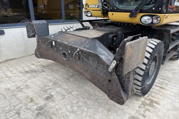 Undercarriage 2