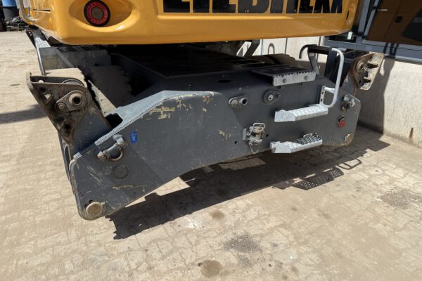 Undercarriage 3