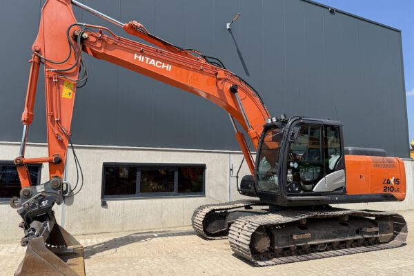 1 Hitachi ZX210LC-5B