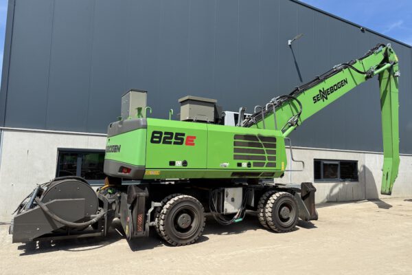 1 Sennebogen 825E