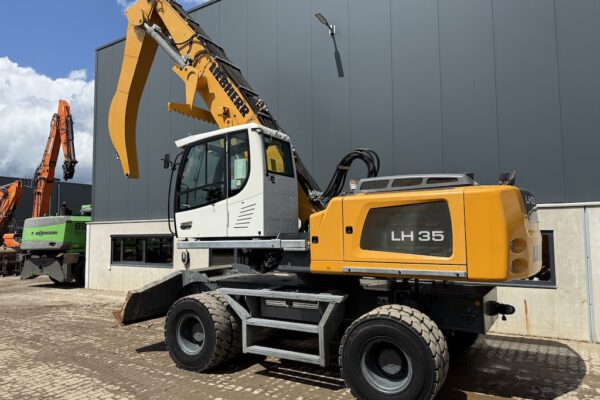 2 Liebherr LH35M