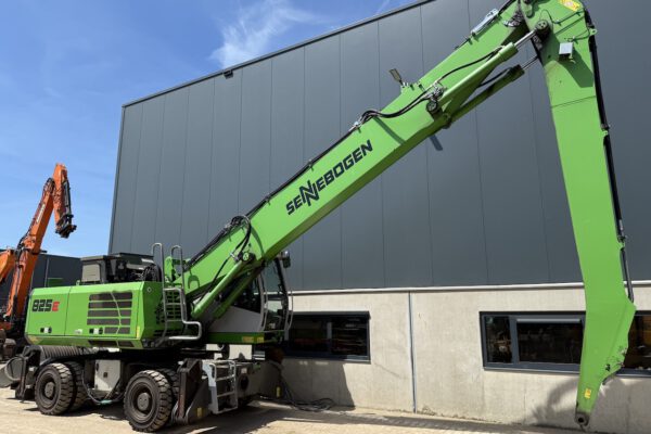 2 Sennebogen 825E