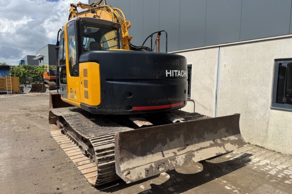3 Hitachi ZX135US