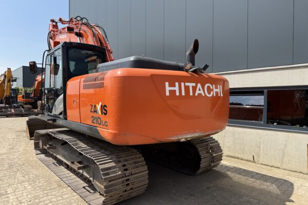 3 Hitachi ZX210LC-5B