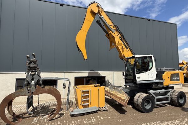 3 Liebherr LH35M