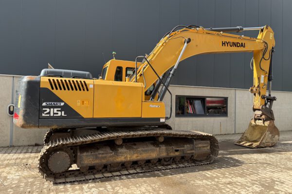 4 Hyundai R215L