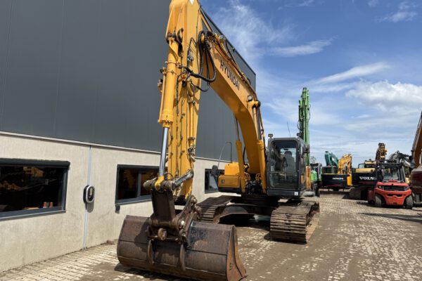 5 Hyundai 250LC-7A