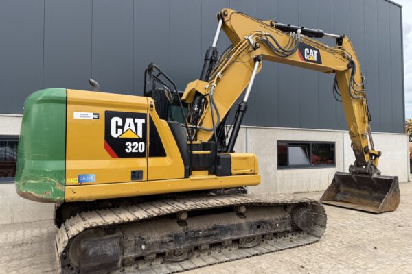 6 Cat 320
