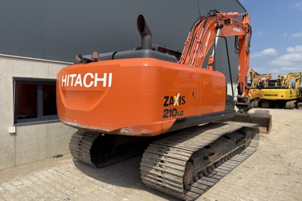 6 Hitachi ZX210LC-5B