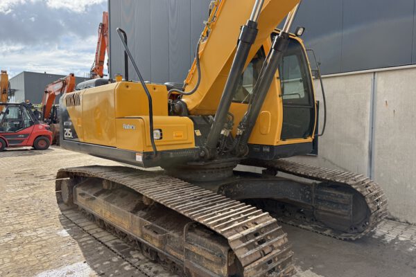 6 Hyundai R215L