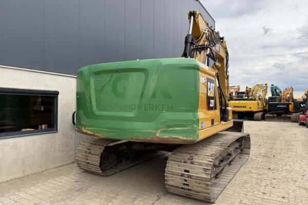 7 Cat 320
