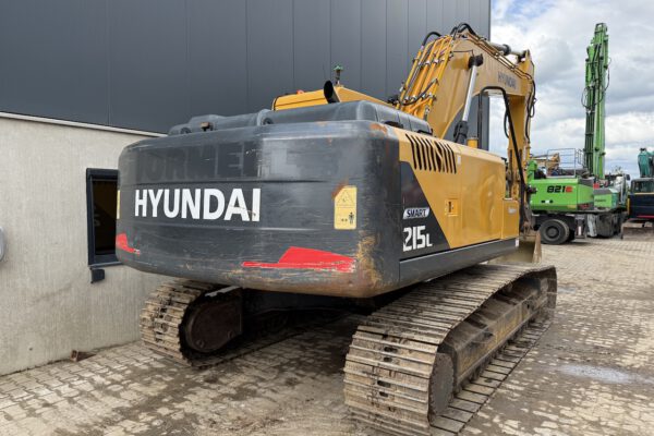 7 Hyundai R215L