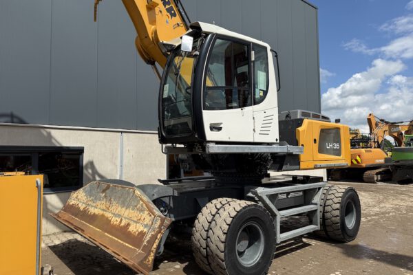 9.3 Liebherr LH35M