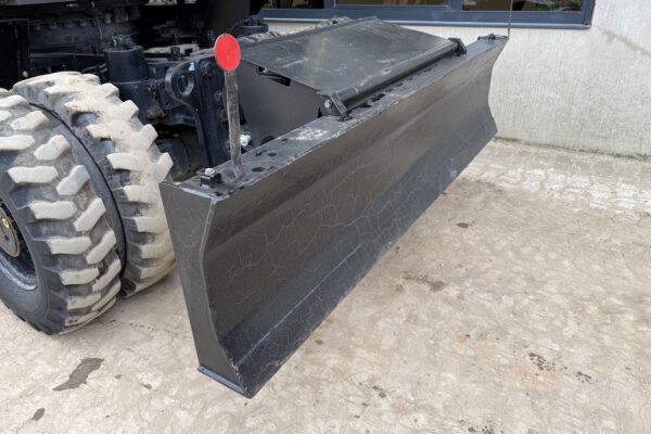 Undercarriage 3