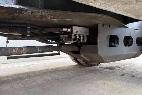 Undercarriage 3