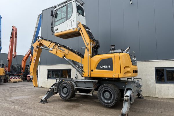 3 Liebherr LH24M