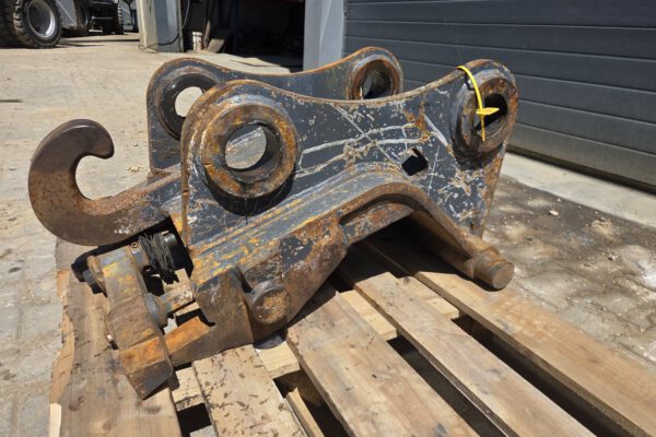 4866 Quickcoupler verachtert 80-33 (1)