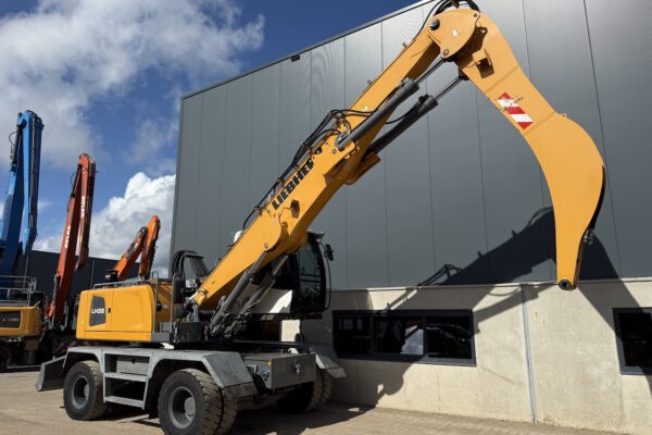 6 Liebherr LH35M