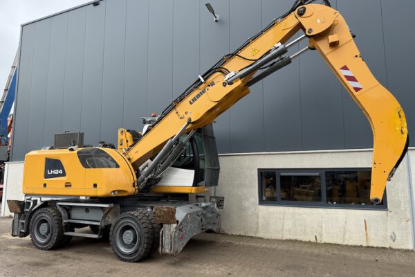 9 Liebherr LH24M