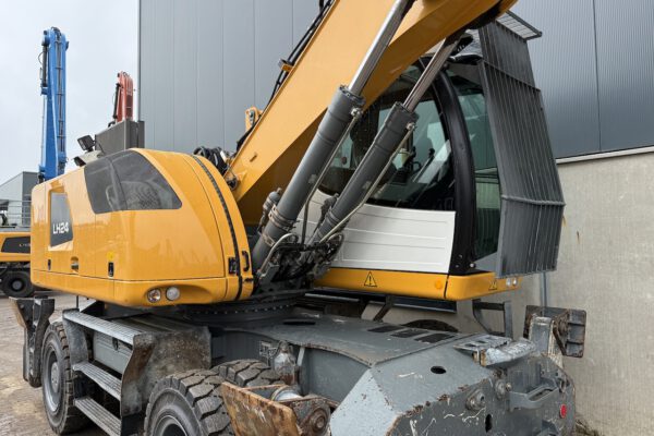 9.1 Liebherr LH24M