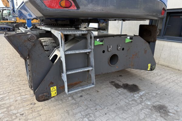 Undercarriage 2